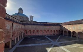 Casa Regina Montis Regalis