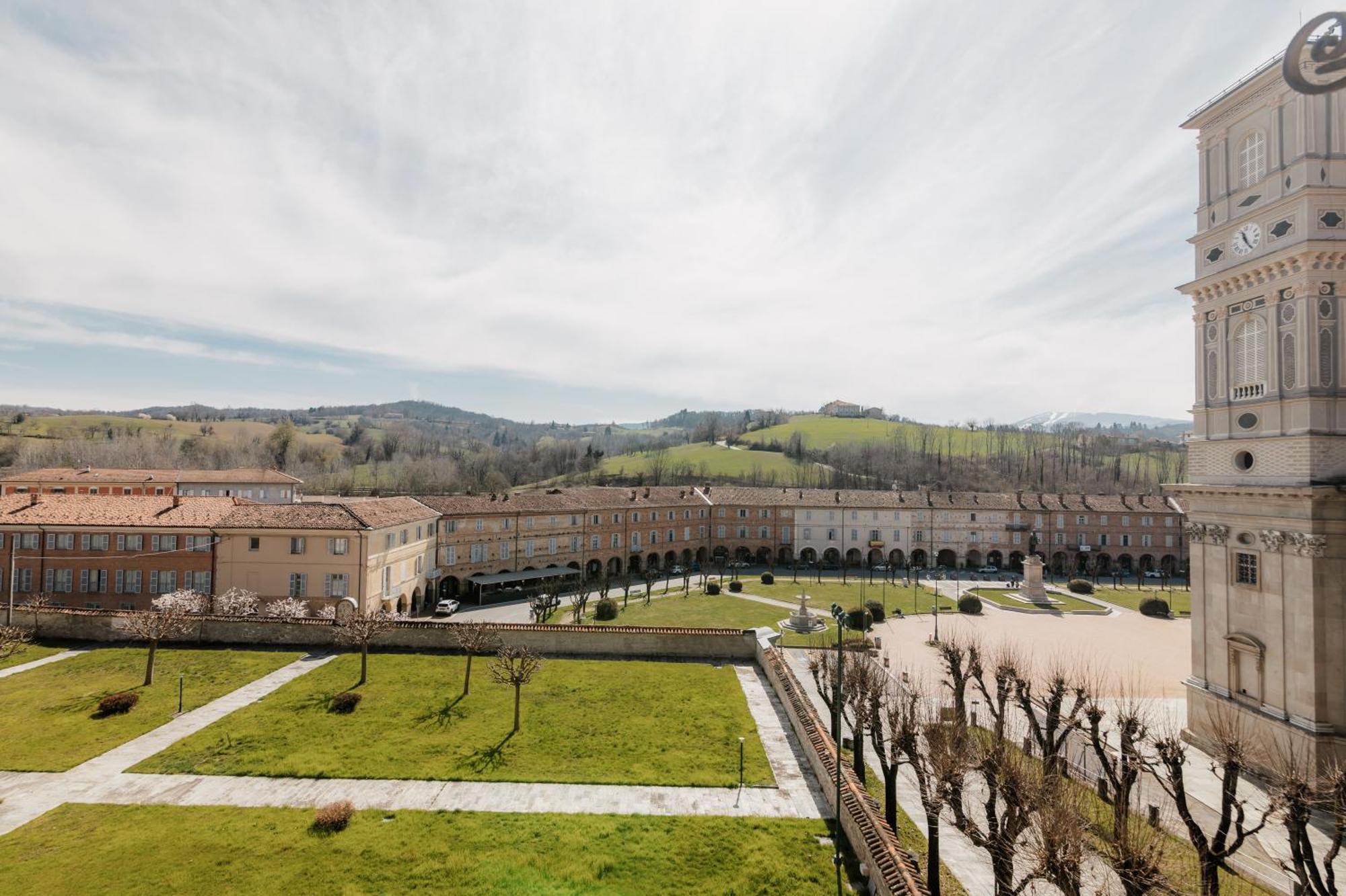 Casa Regina Montis Regalis Hotel Vicoforte Buitenkant foto