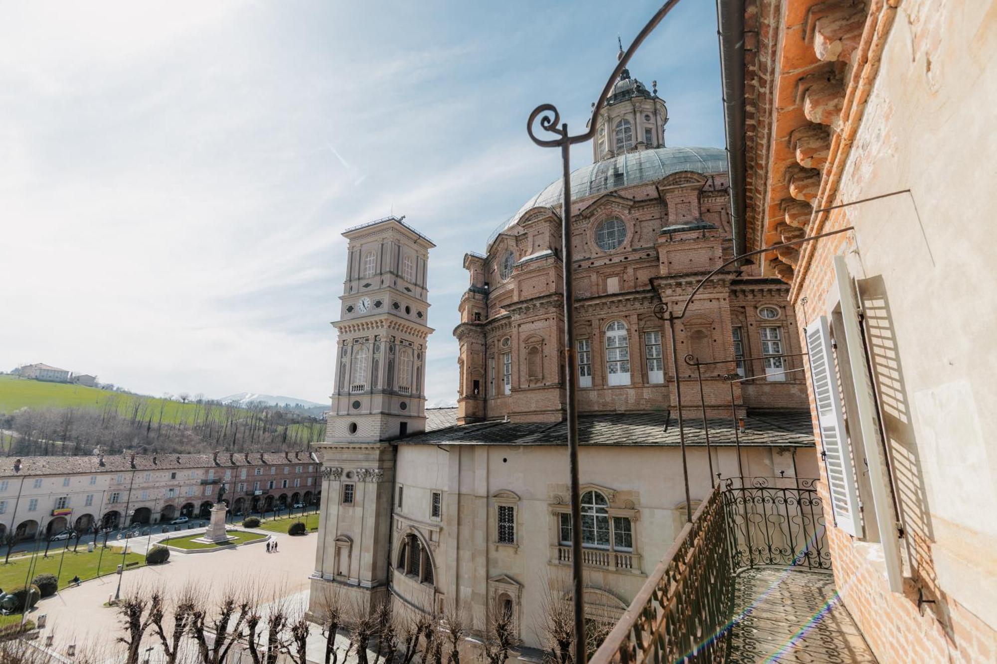 Casa Regina Montis Regalis Hotel Vicoforte Buitenkant foto