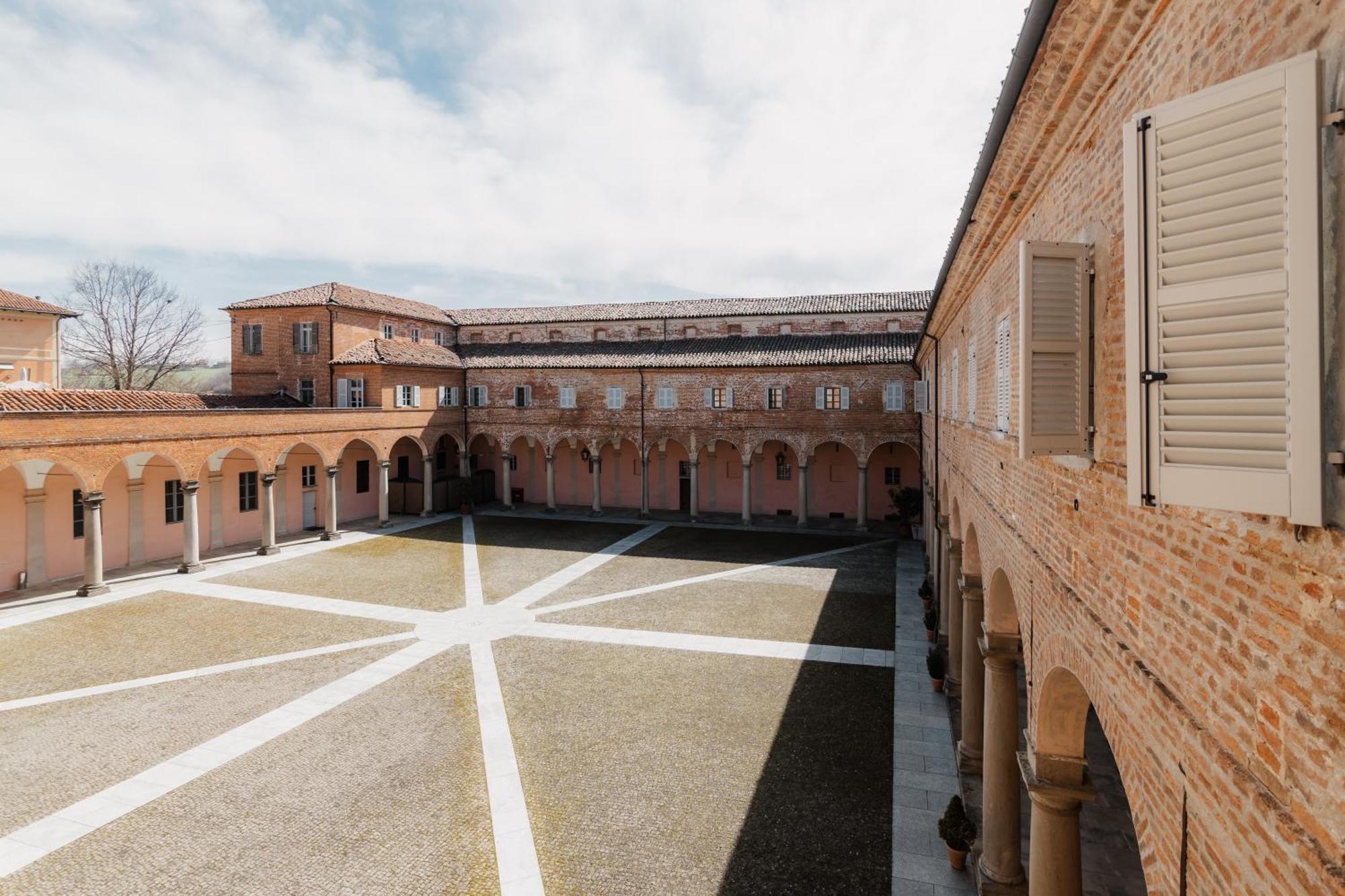 Casa Regina Montis Regalis Hotel Vicoforte Buitenkant foto