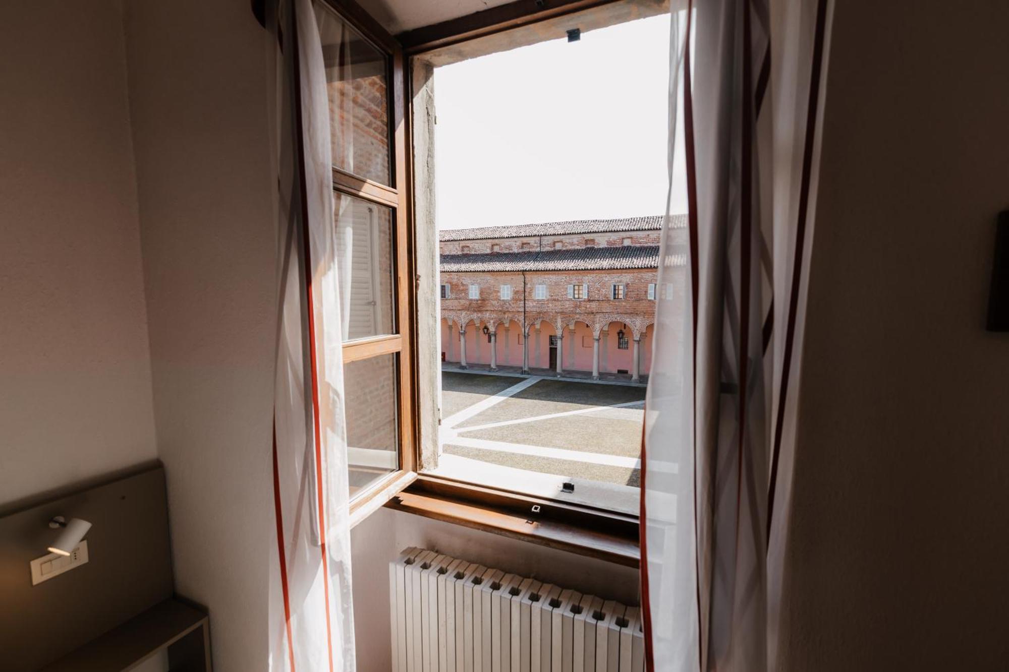 Casa Regina Montis Regalis Hotel Vicoforte Buitenkant foto